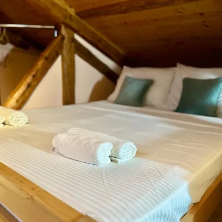 Kelly's Hotel