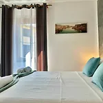Kelly's Hotel