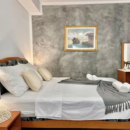 Kelly's Hotel 3*