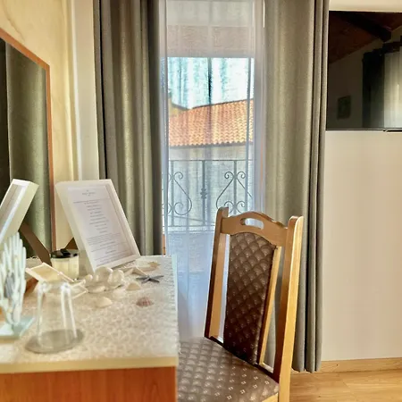 Kelly's Hotel