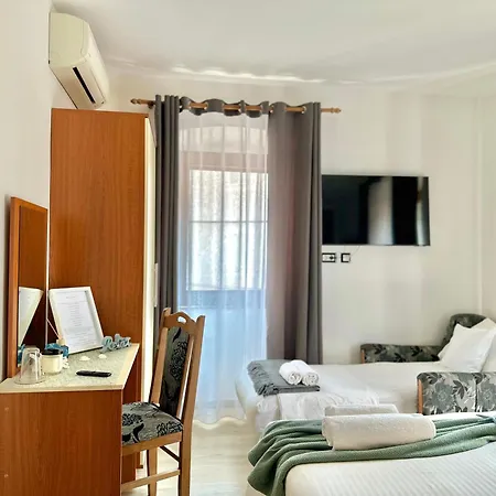 Ξενοδοχείο Kelly's 3*